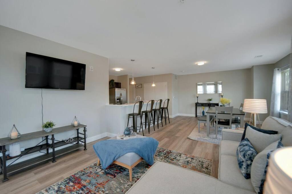Beautiful 2Br Apt/Ewr Airport/King /Free Parking Νιούαρκ Εξωτερικό φωτογραφία